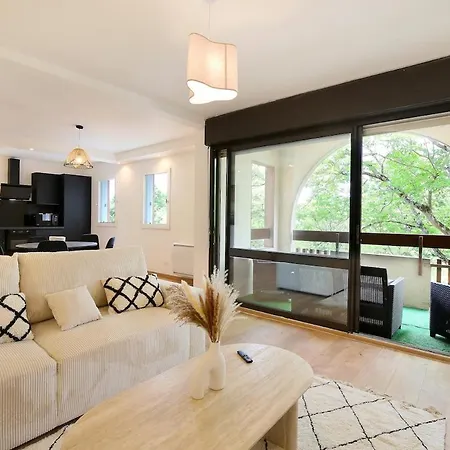 Beautiful Toulouse Daire *